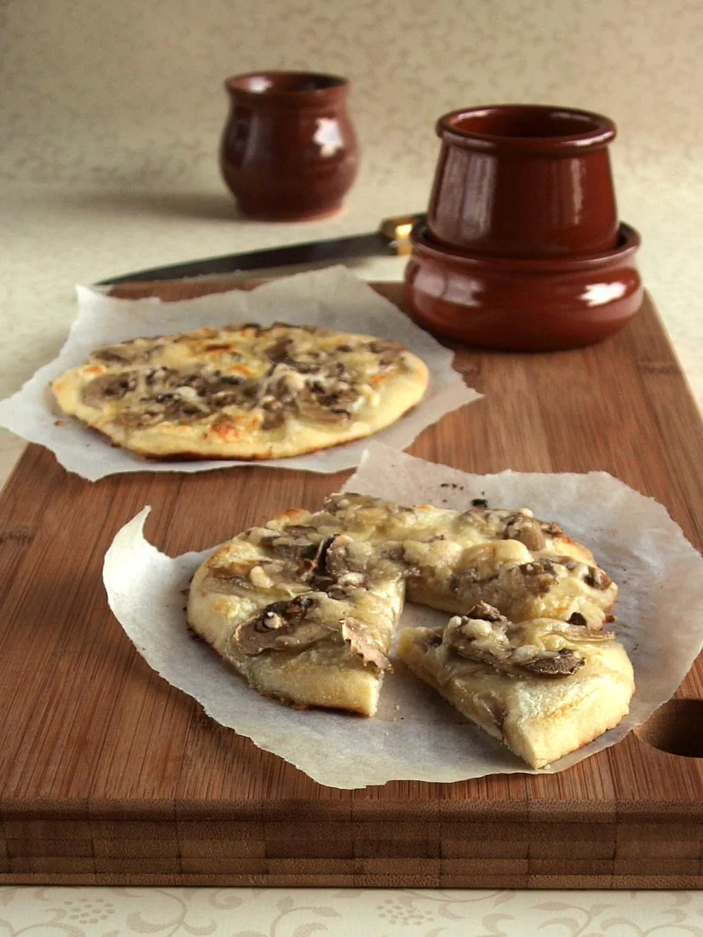 Pizza helyett: gombás parmezános villámlepény