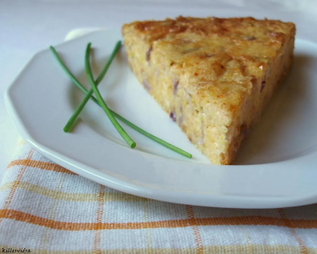 Sajttorta -nem édesen, hanem sósan, karamellizált lilahagymával